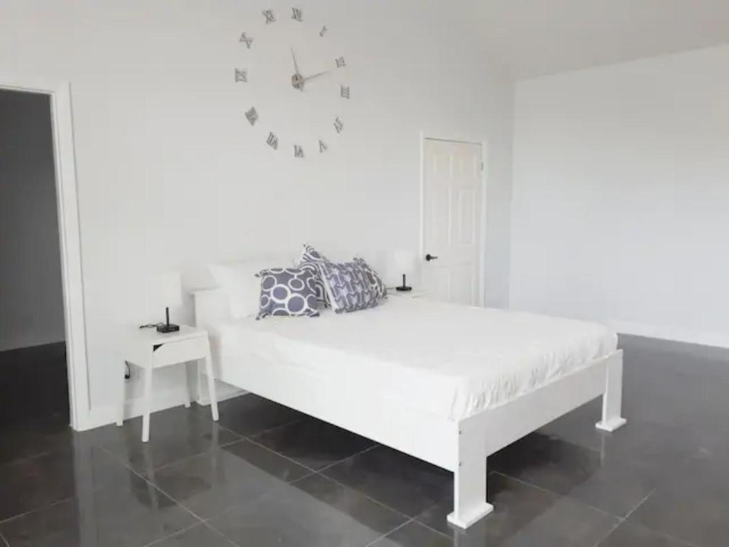 Secluded And Modern Beachfront House Hotel Nassau Ngoại thất bức ảnh